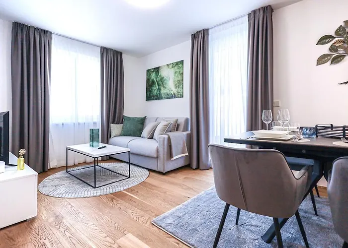 Quiet 2-bedroom With Balcony In Hirschstetten Viyana