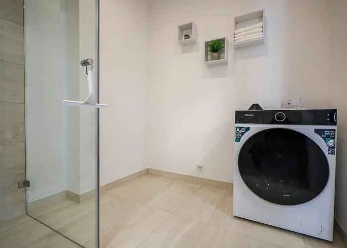Quiet 2-bedroom With Balcony In Hirschstetten Daire Viyana